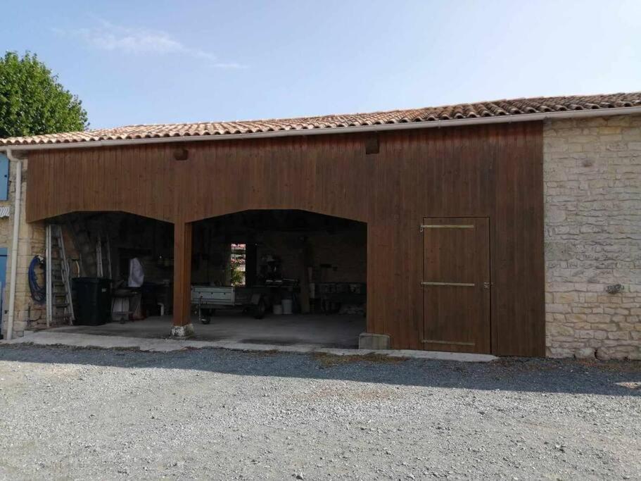 Gite Bin Benaise Draps Et Serviettes Compris Pamproux Exterior foto
