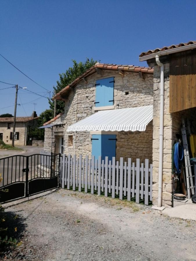 Gite Bin Benaise Draps Et Serviettes Compris Pamproux Exterior foto